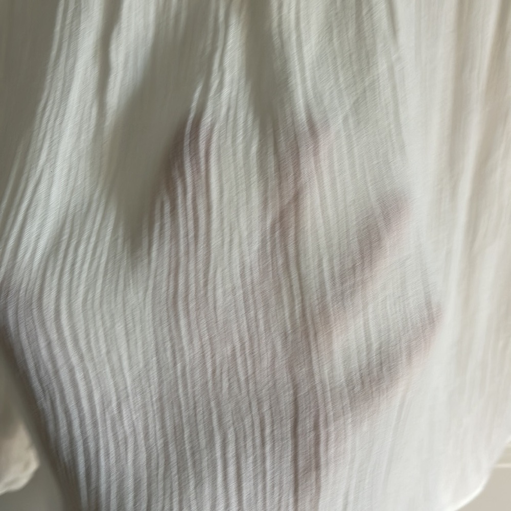 White blouse with crochet detail - Picture 6 of 8